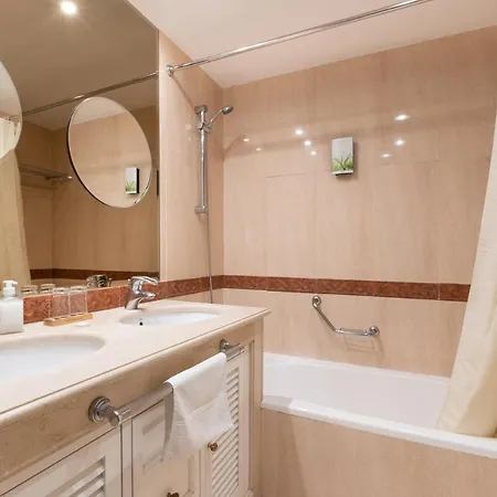 Guadalpin Residences Apartment *