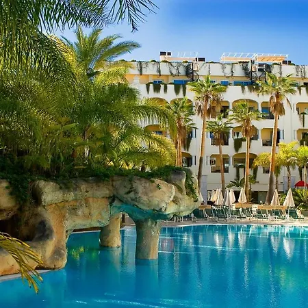 Guadalpin Residences Apartment *