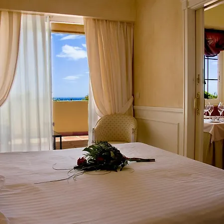 Guadalpin Residences Apartment *