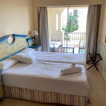 Apartment Guadalpin Residences *