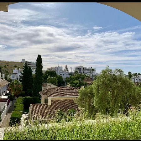 Apartment Guadalpin Residences